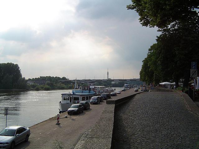 Foto Rijnkade in Arnhem, Aussicht, Nachbarschaft, platz, park - #1