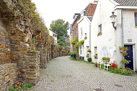 Foto Lang Grachtje en Klein Grachtje in Maastricht, Aussicht, Sehenswürdigkeiten & wahrzeichen