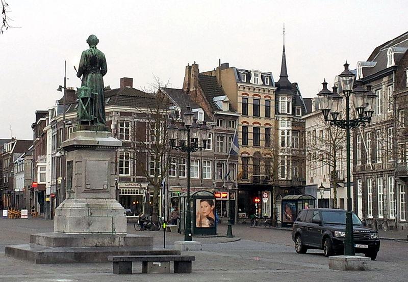 Foto De Markt in Maastricht, Aussicht, Ggenieße ein gutes getränk, Herumlaufen - #1