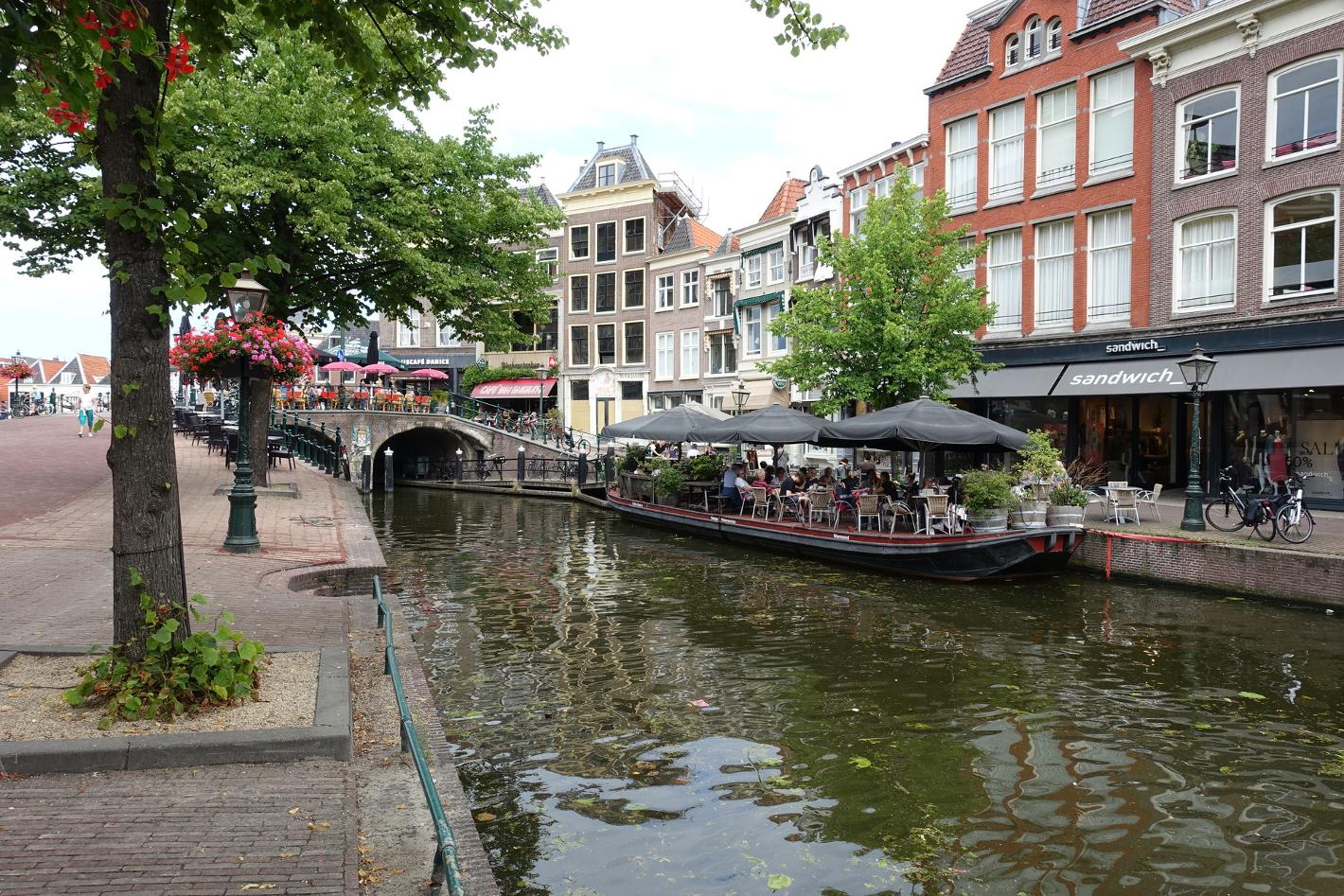 Foto Nieuwe Rijn in Leiden, Aussicht, Mittagessen, Getränk, Abendessen, Nachbarschaft - #2