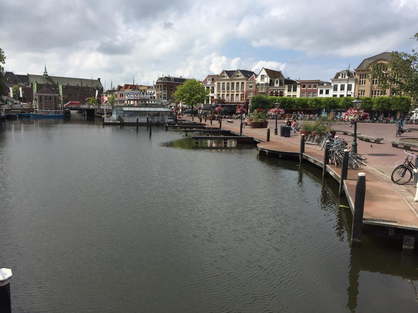 Foto Beestenmarkt in Leiden, Aussicht, Nachbarschaft, platz, park - #3