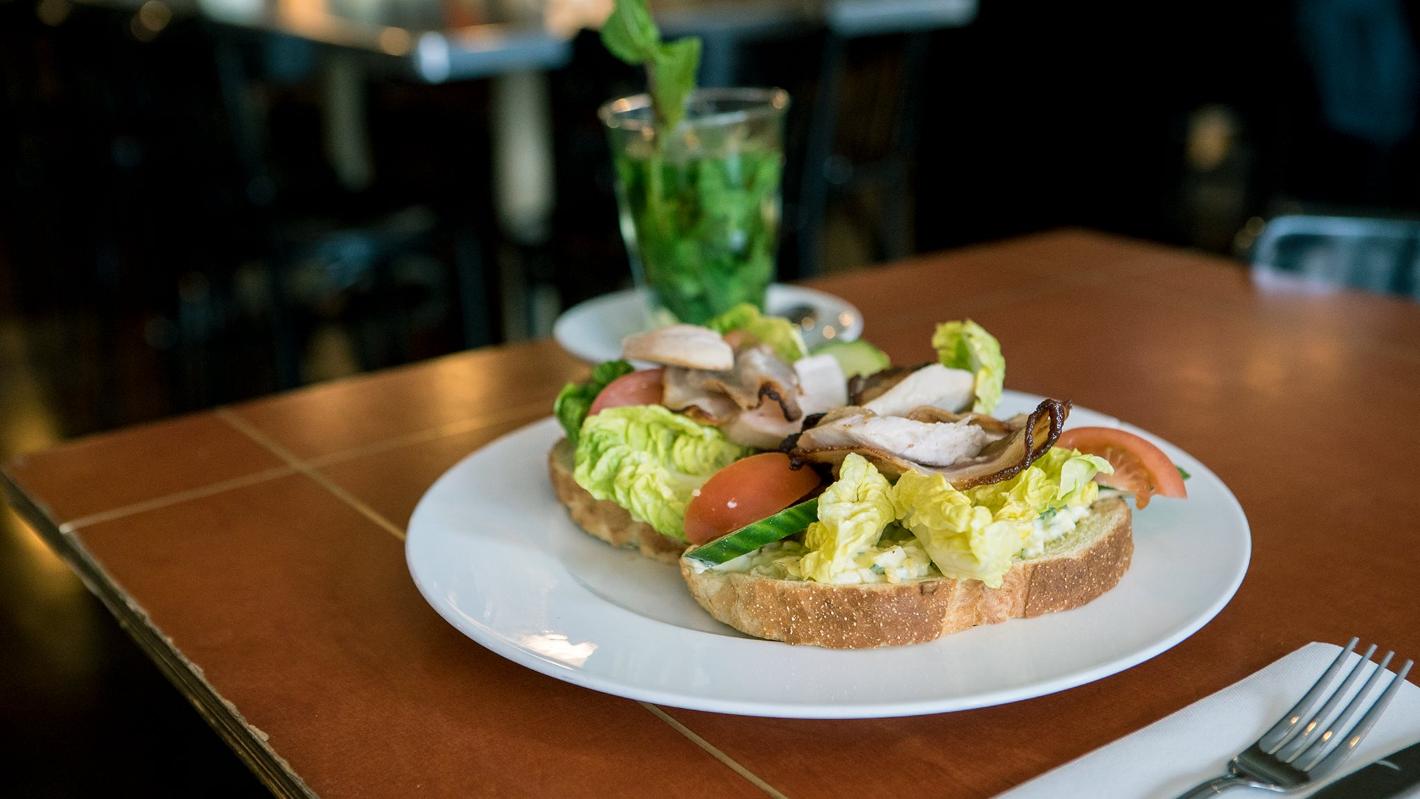 Foto Café Restaurant Floor in Rotterdam, Essen & Trinken, Genieße ein köstliches mittagessen, Ggenieße ein gutes getränk - #1