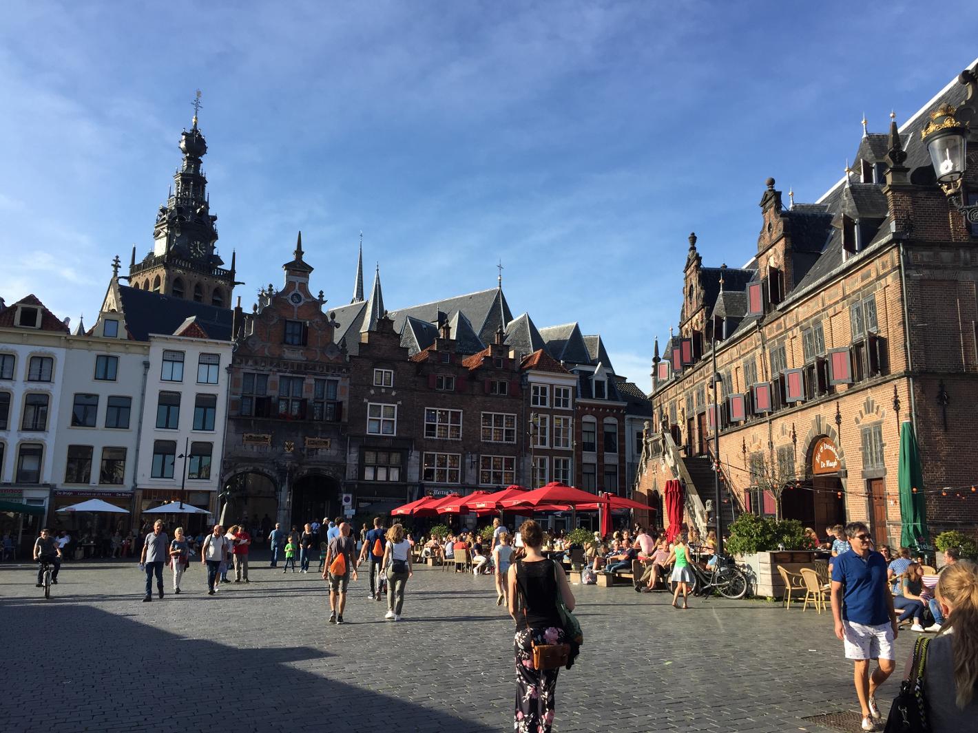 Foto Grote Markt in Nijmegen, Aussicht, Ggenieße ein gutes getränk, Herumlaufen - #1