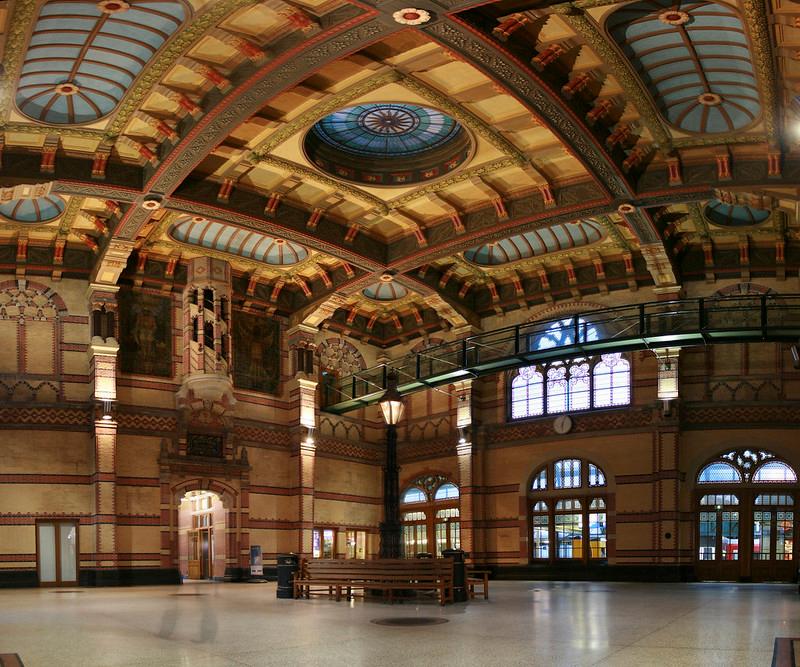 Foto Stationsgebouw in Groningen, Aussicht, Sehenswürdigkeiten & wahrzeichen - #1