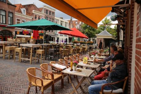 Foto Platte Stenenbrug in Alkmaar, Aussicht, Getränk, Nachbarschaft, platz, park